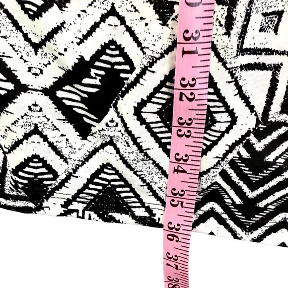 J. Valdi Black & White Graphic Geo Tank Cover‑Up Dress Size M  Flowy Beach Tunic - Picture 7 of 10
